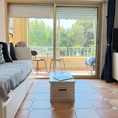 2p Vue Idéalement Situé Face Plages Du Midi Appartement Cannes